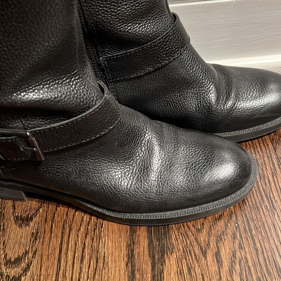 Enzo Angiolini black pebbled leather riding boots size 9 - Picture 2 of 7